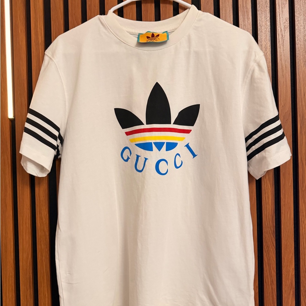 Gucci Cream Tee with Black Graphic